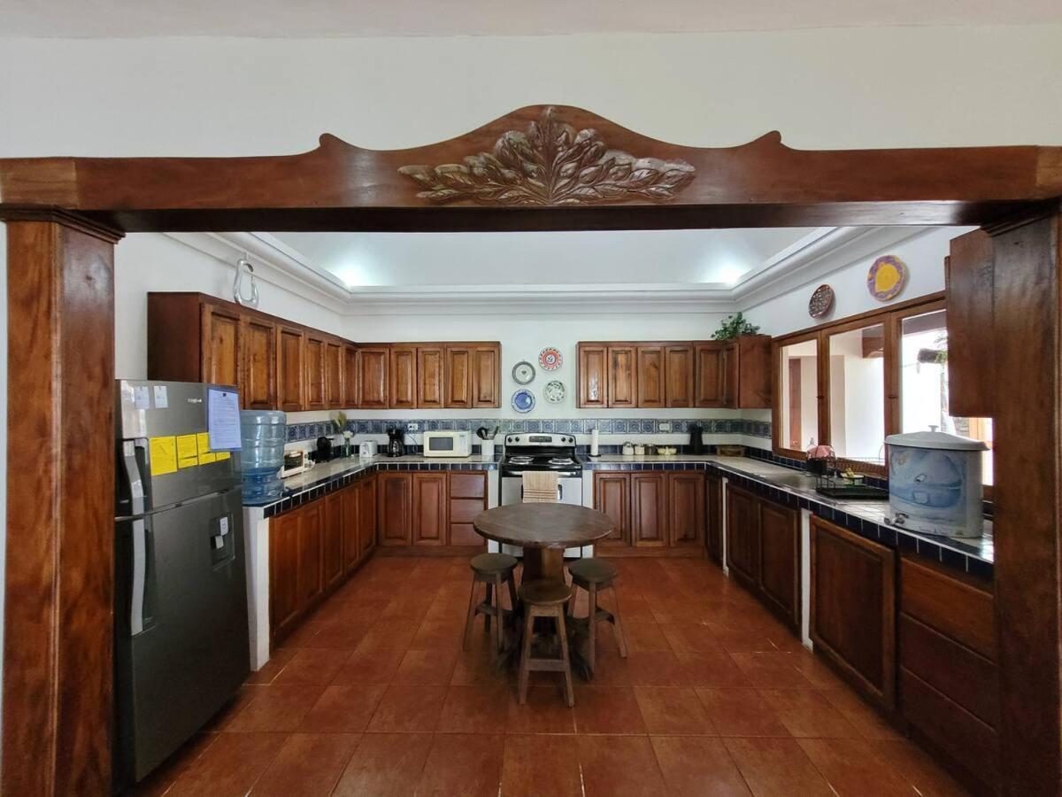 Amplia Casa Antigua Guatemala Con Pergola Y Jardin Villa Ngoại thất bức ảnh