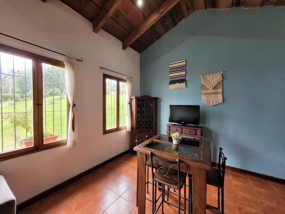 Amplia Casa Antigua Guatemala Con Pergola Y Jardin Villa Ngoại thất bức ảnh