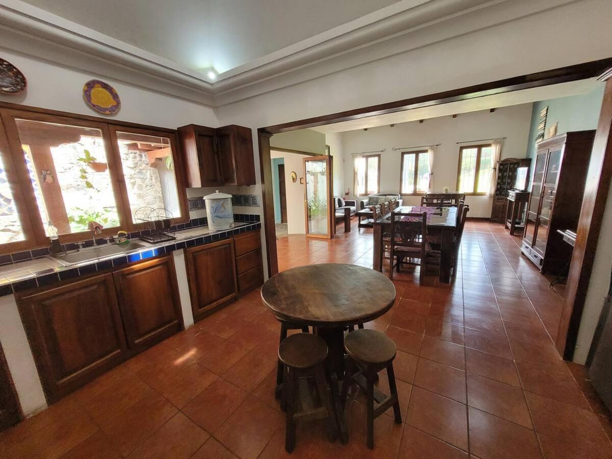 Amplia Casa Antigua Guatemala Con Pergola Y Jardin Villa Ngoại thất bức ảnh
