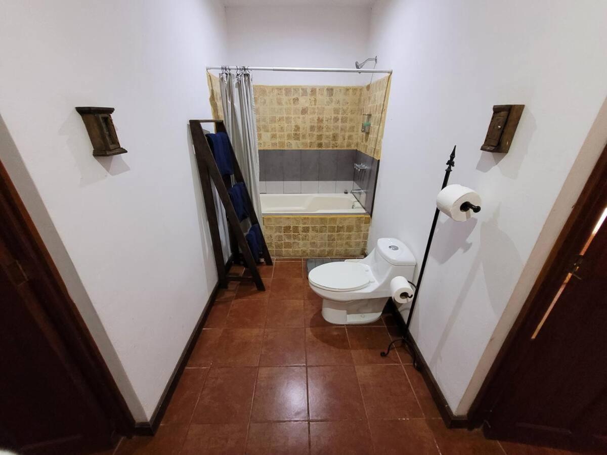 Amplia Casa Antigua Guatemala Con Pergola Y Jardin Villa Ngoại thất bức ảnh
