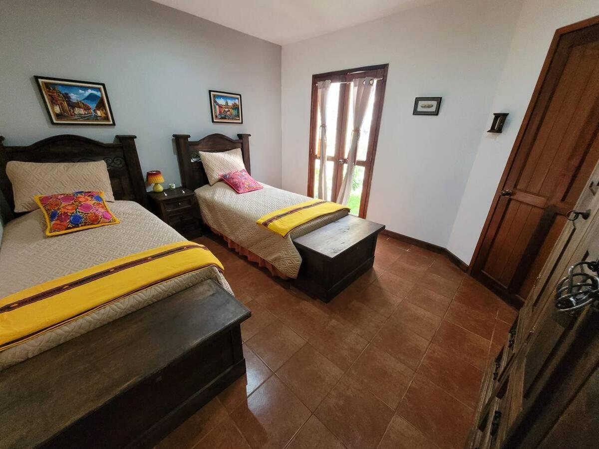 Amplia Casa Antigua Guatemala Con Pergola Y Jardin Villa Ngoại thất bức ảnh