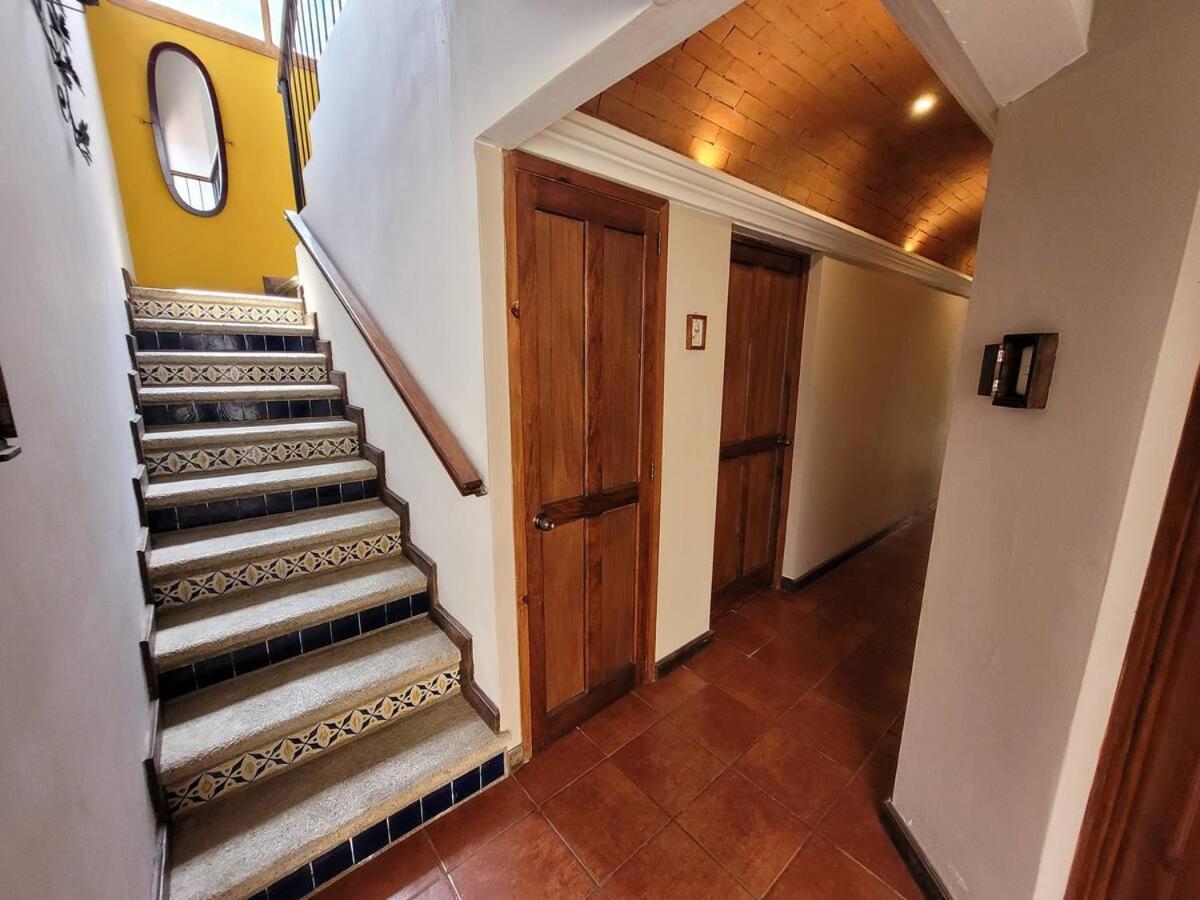 Amplia Casa Antigua Guatemala Con Pergola Y Jardin Villa Ngoại thất bức ảnh